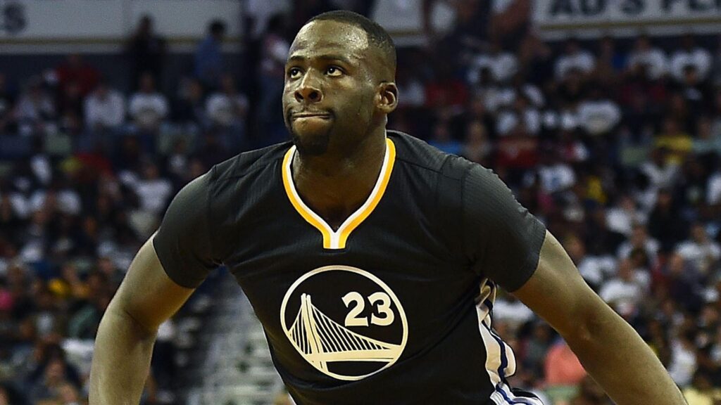 Draymond Green reconciles with Warriors teammates after halftime