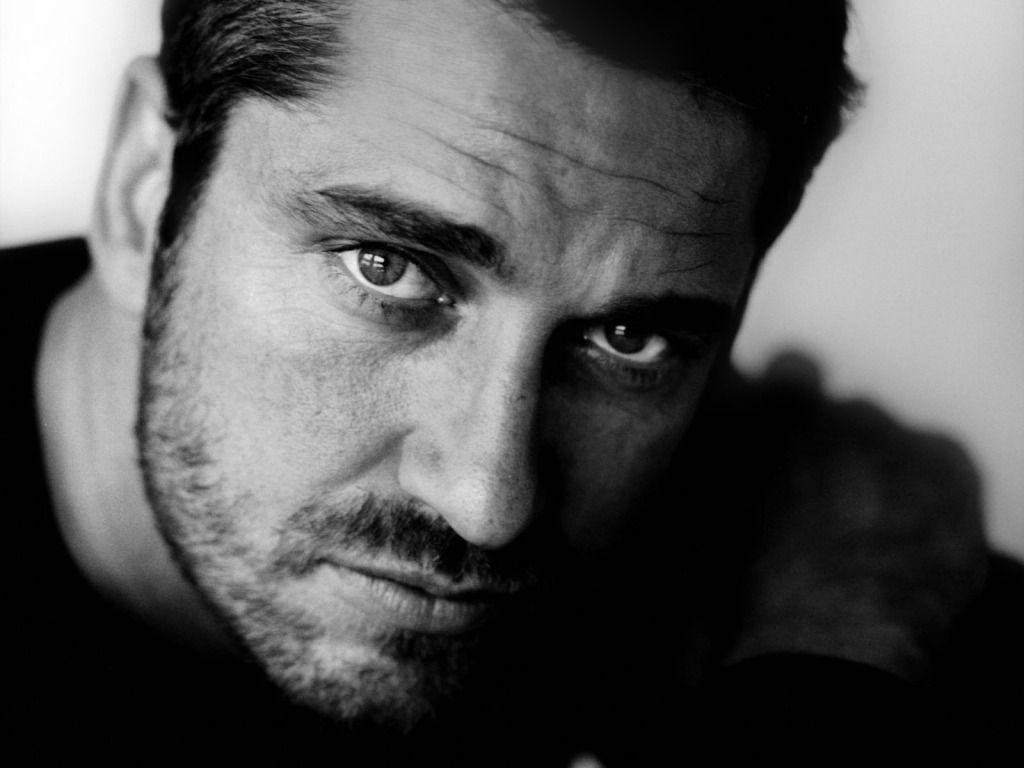 Gerard Butler widescreen wallpapers