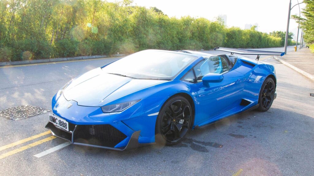 This Huracan Spyder is absolutely evil with , hp