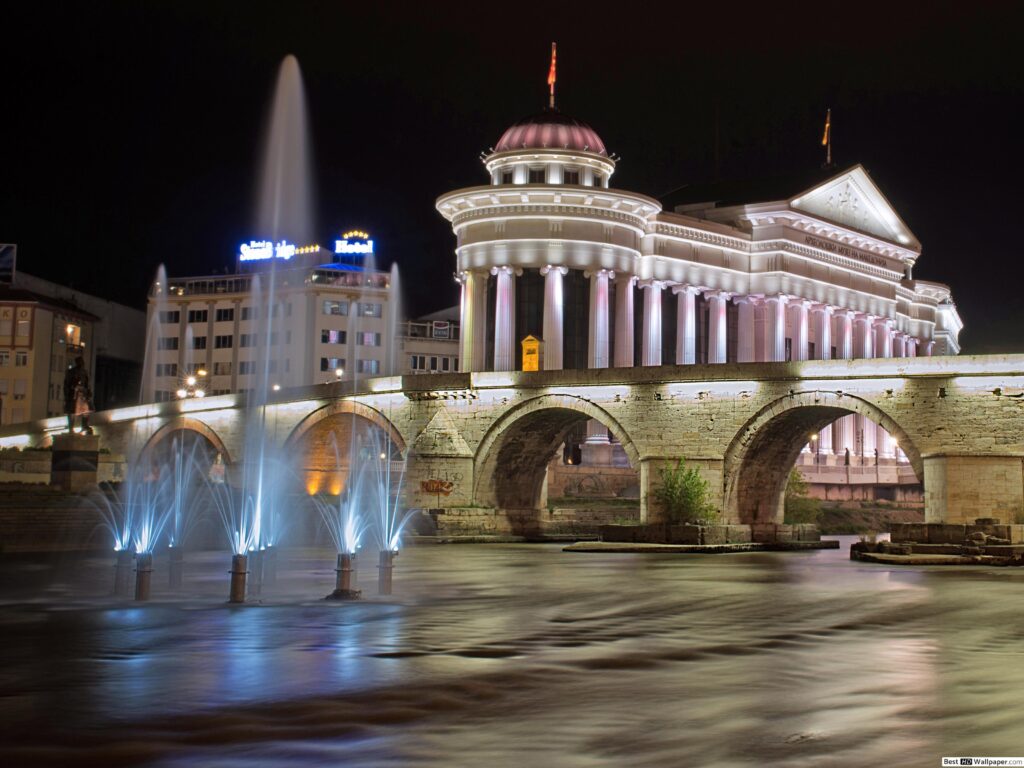Stone Bridge and Vardar river in Skopje, Macedonia 2K wallpapers download