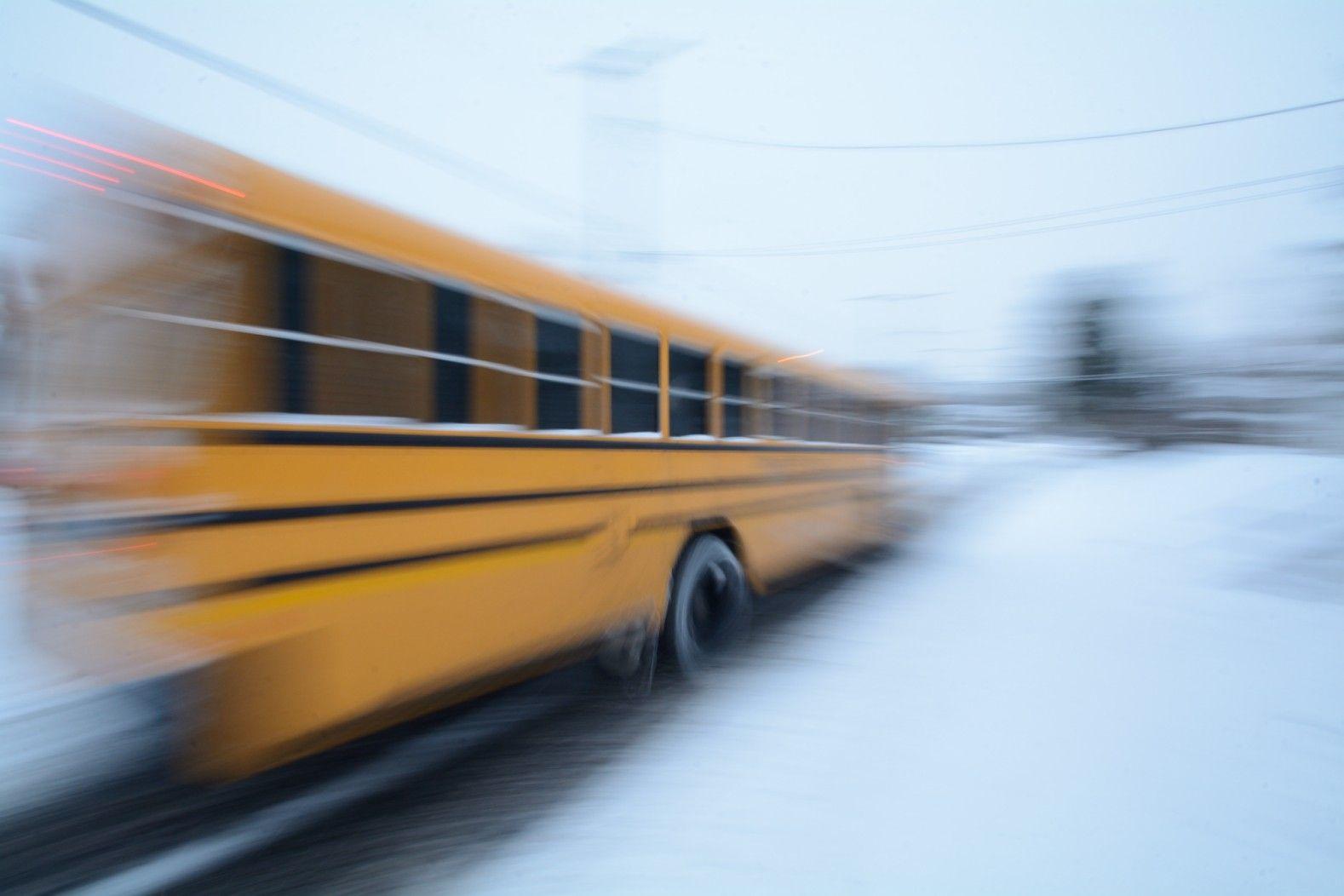 School Bus Usa Wheels Panning Round Winter Wallpapers Wallpaper – Winter