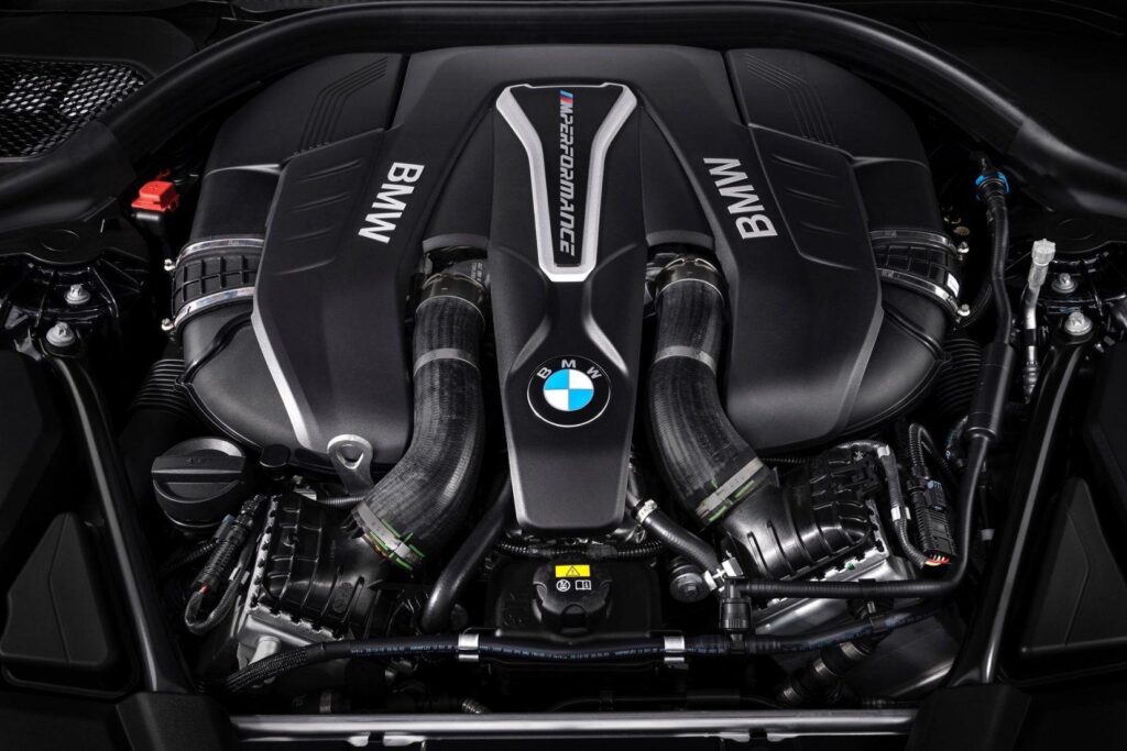 BMW M Front 2K Wallpapers