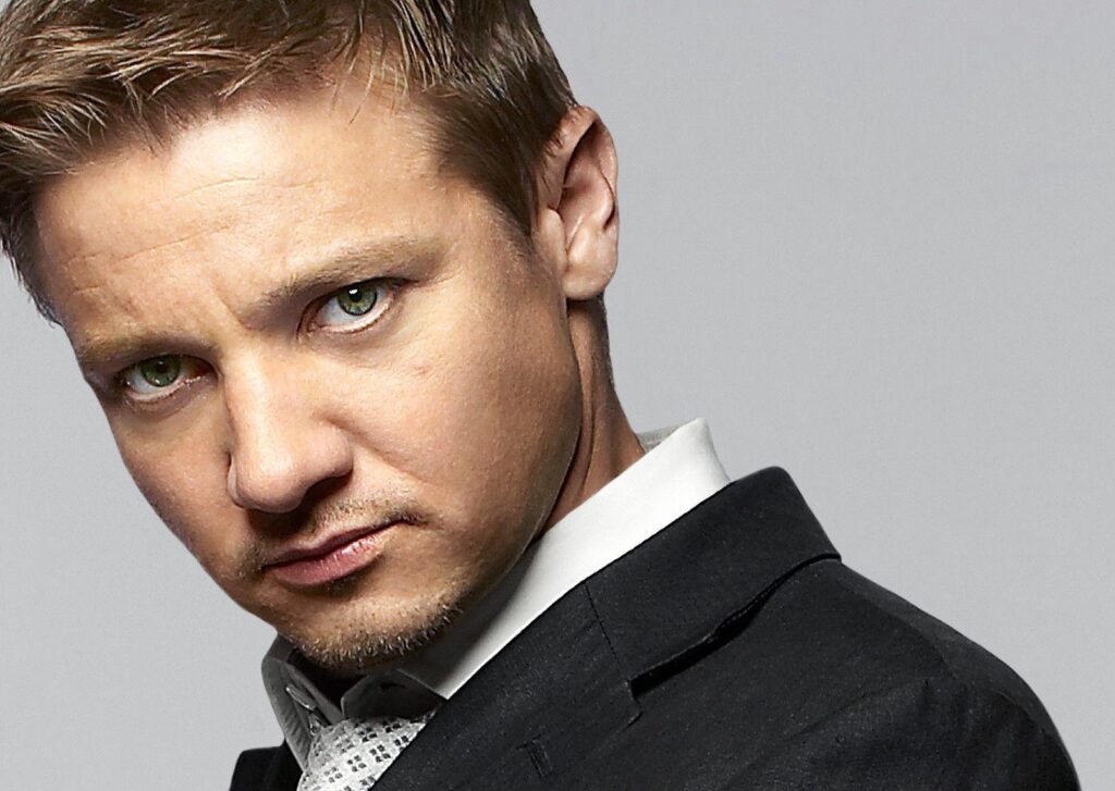 Pix For – Jeremy Renner Sexy Wallpapers