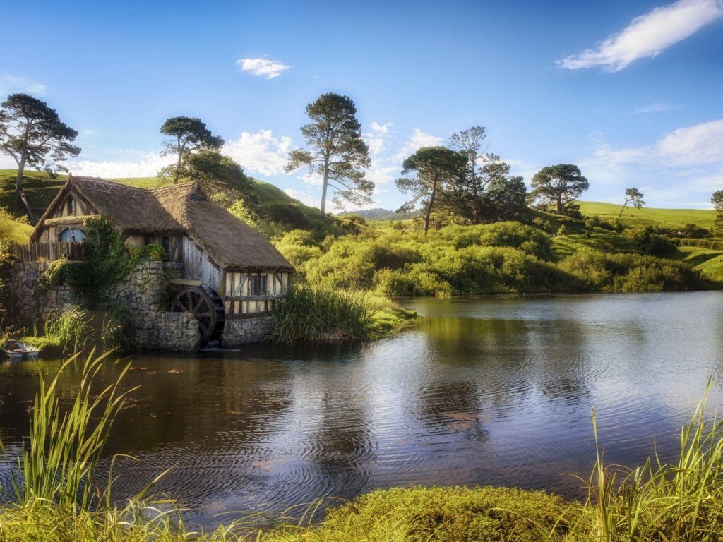 Hobbiton lake by wolfblueeyes