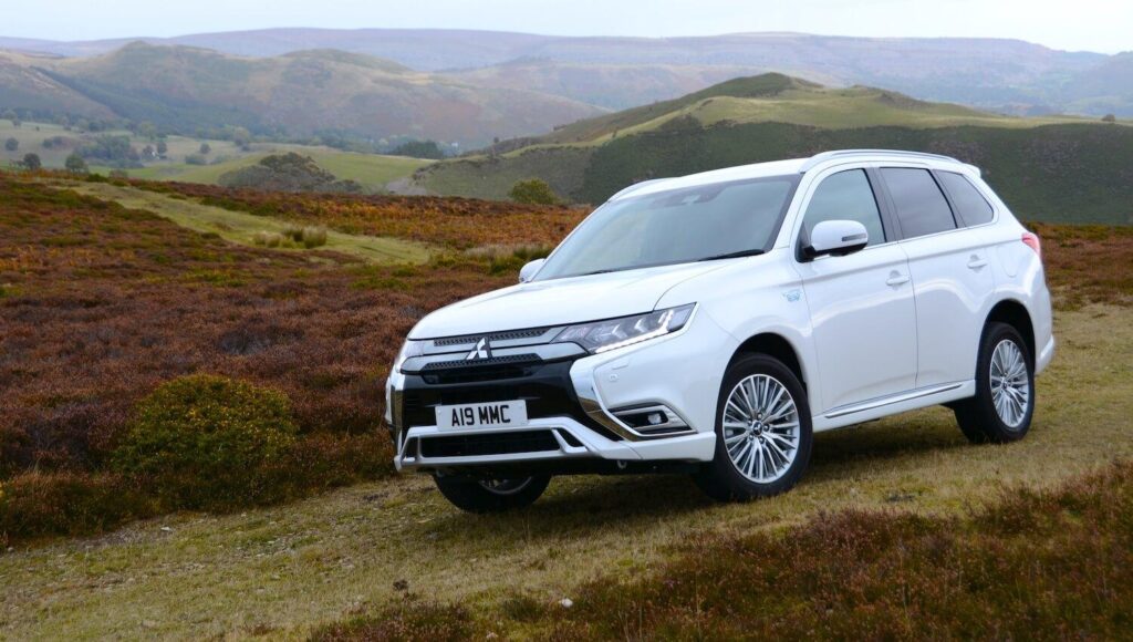 Mitsubishi Outlander PHEV WD Review