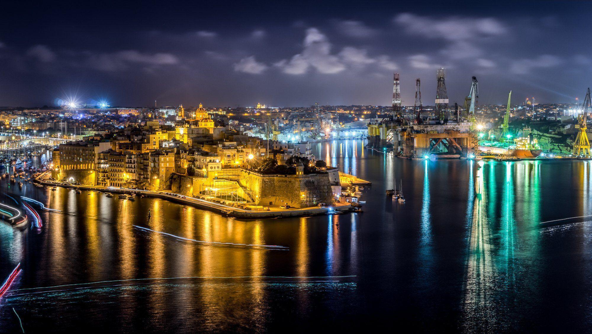 Malta Houses Rivers Marinas Night Street lights Cospicua Cities