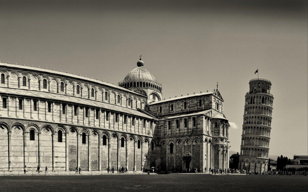 Leaning tower of pisa italy