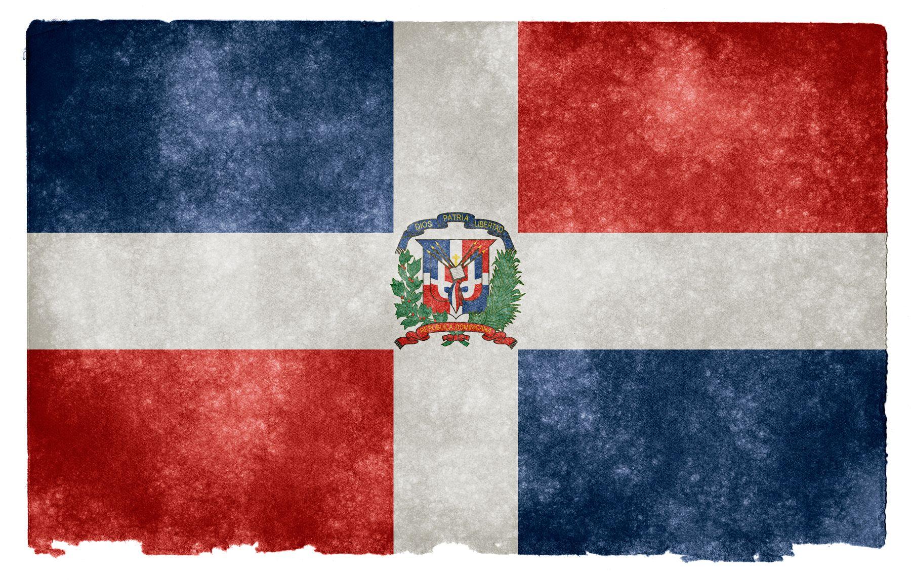 Dominican Republic Grunge Flag 2K Wallpapers