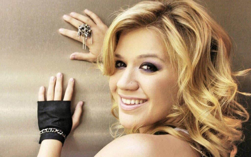 Kelly Clarkson Wallpapers