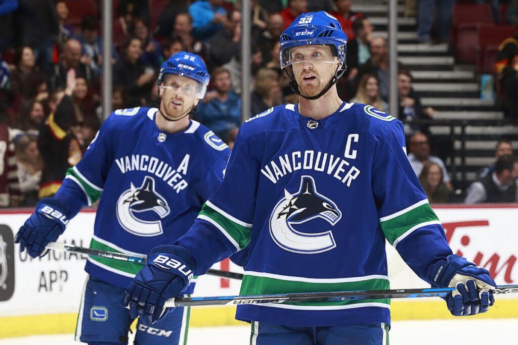 Henrik, Daniel Sedin looking for more contract with Canucks, per