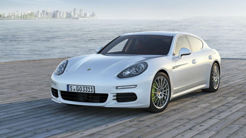 Porsche Panamera Wallpapers