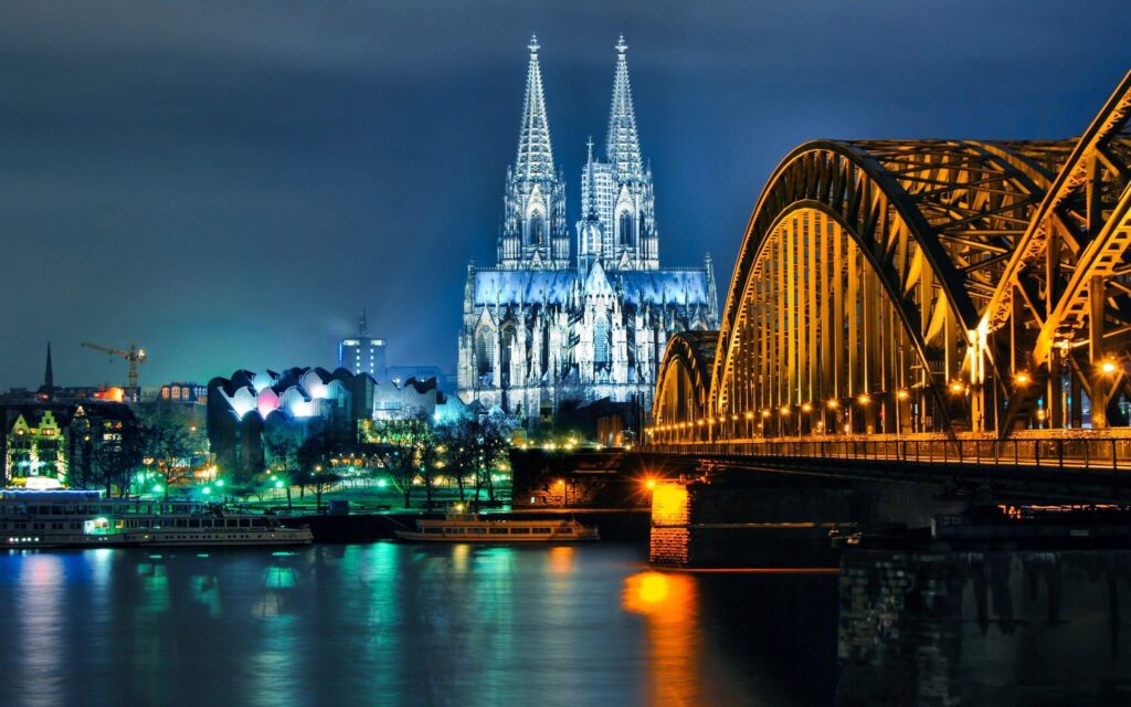 Cologne Cathedral in City Cologne of Germany Wallpapers
