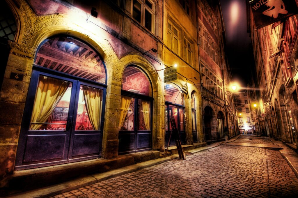 Cityscapes restaurant hdr photography lyon