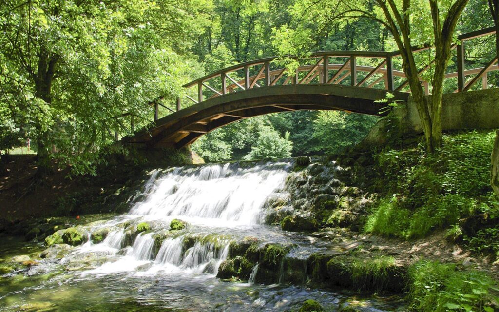 Bridge And Waterfall View In Sarajevo Wallpapers – Wallpapers Pick