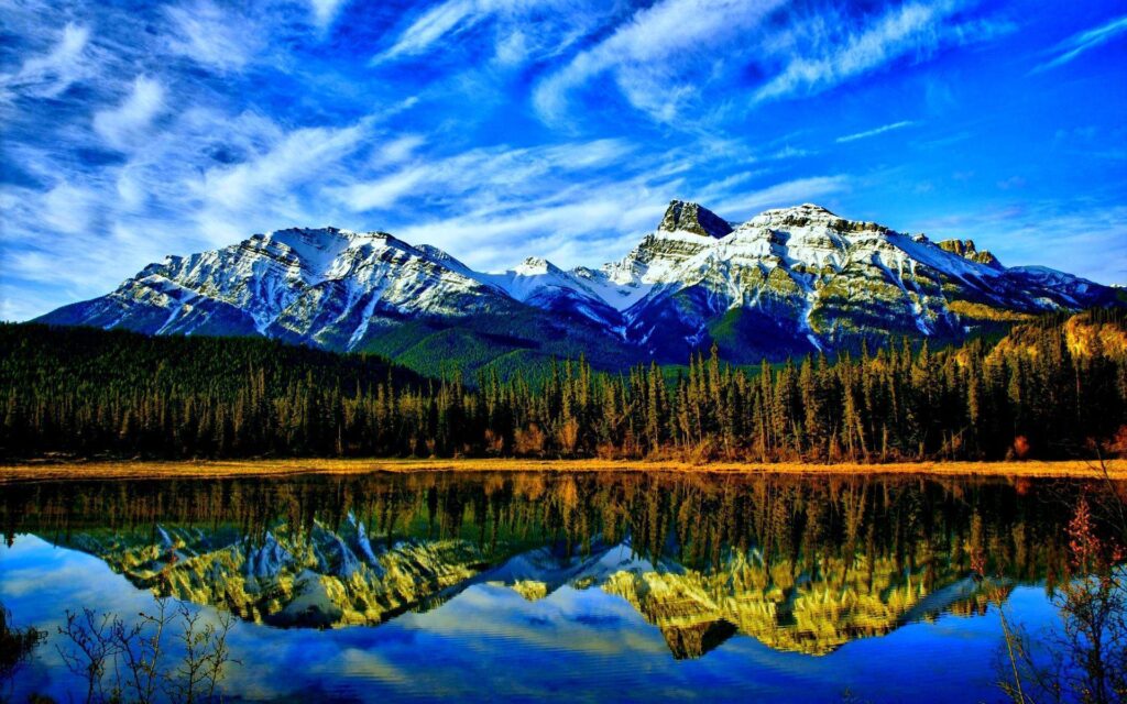 HD Stunning Mountain Lake Wallpapers and Photos