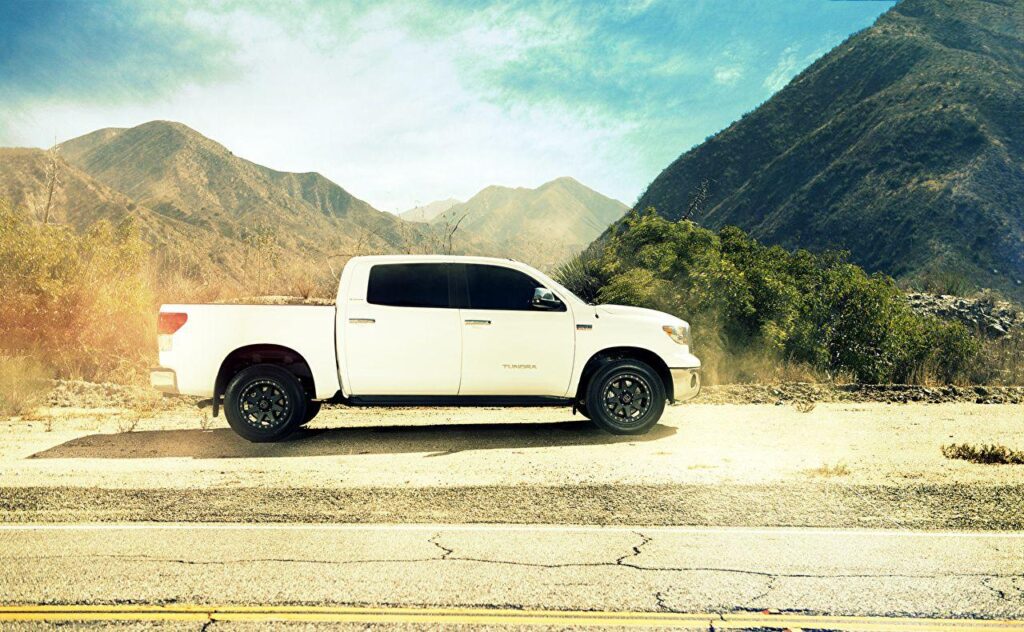 Photos Toyota tundra White Side automobile