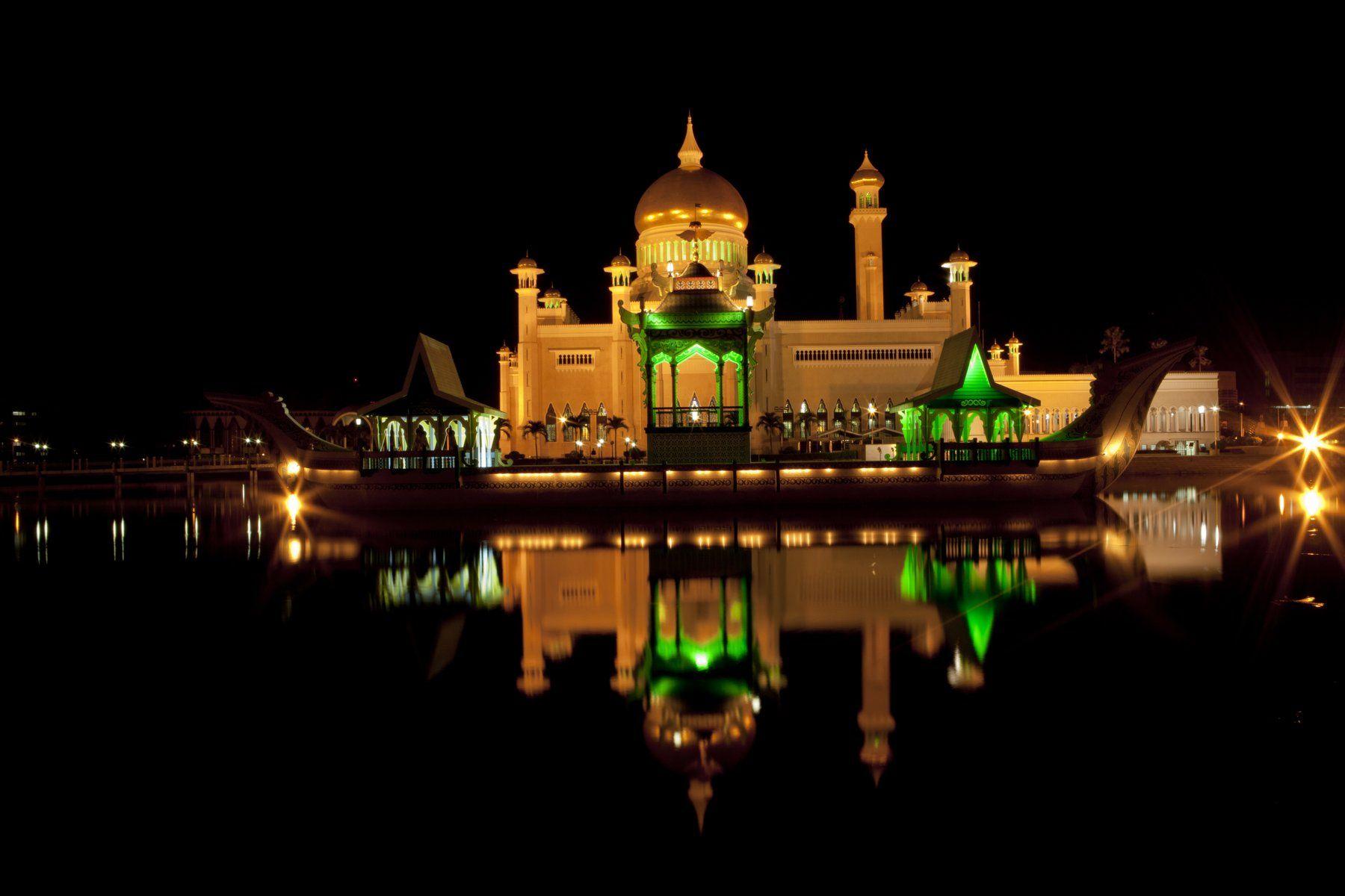 Brunei dark and gondola