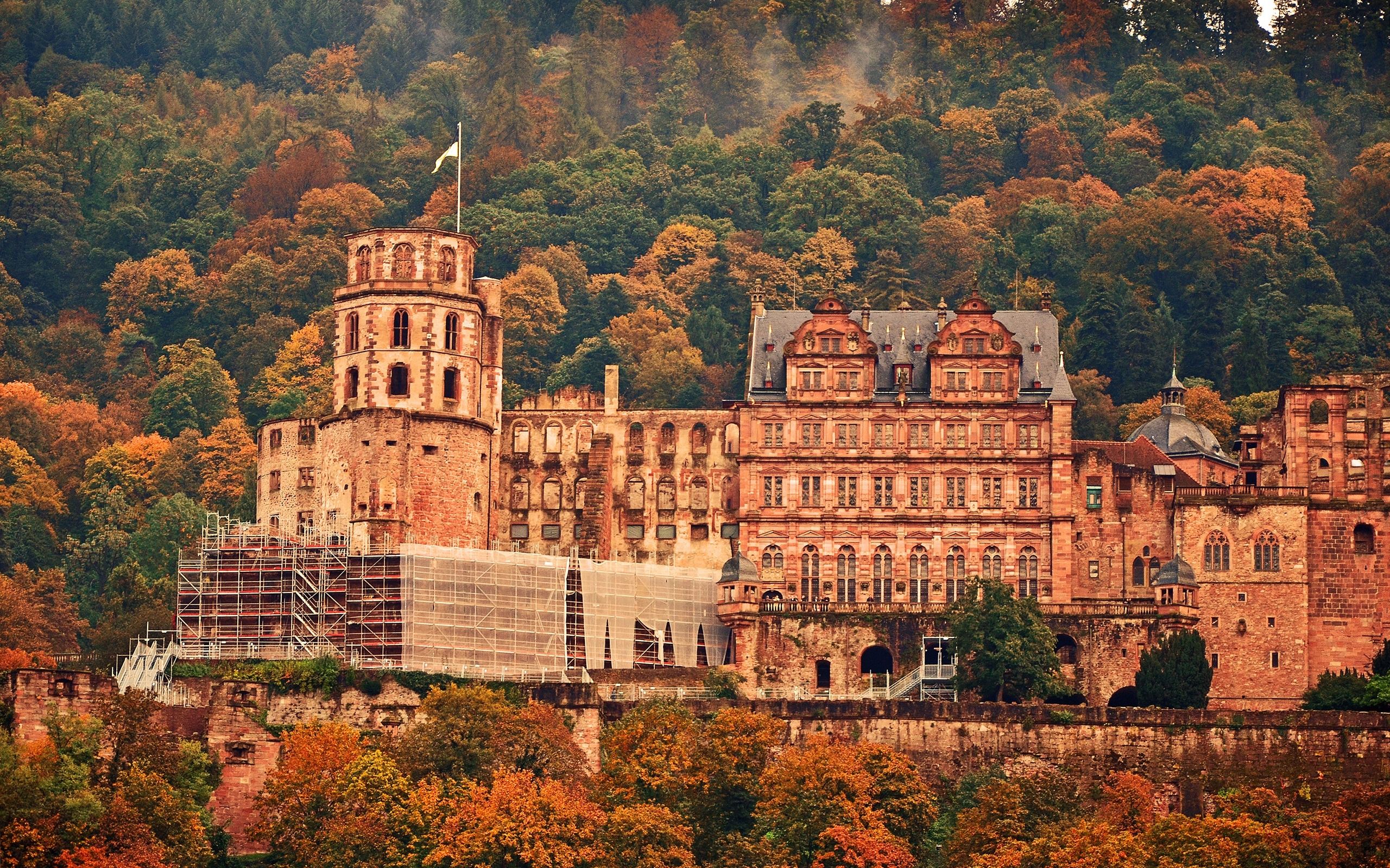 Download wallpapers Heidelberg Castle, mountains, autumn, Germany