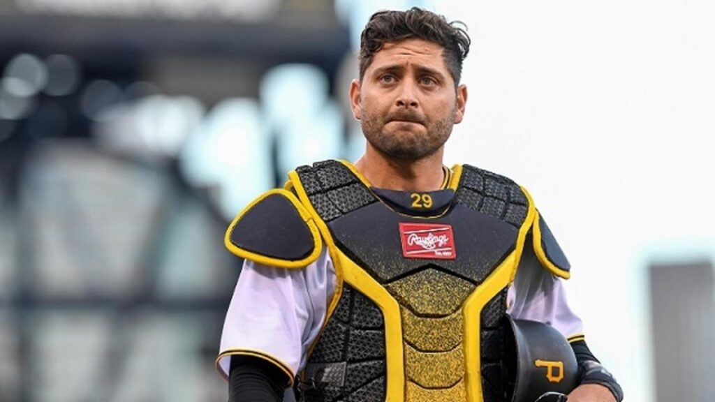 Pirates, Cervelli agree to contract extension through