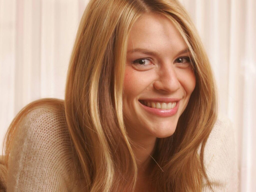 Claire Danes 2K Wallpapers