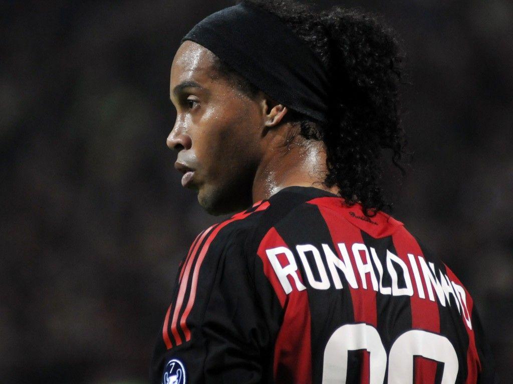 Awesome Ronaldinho 2K Wallpapers Free Download