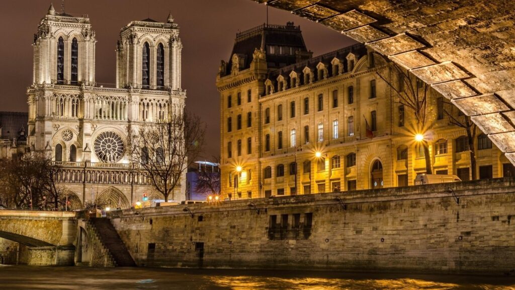 Notre Dame Cathedral Wallpapers ·①