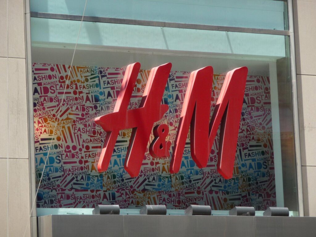 H&M 2K Wallpapers