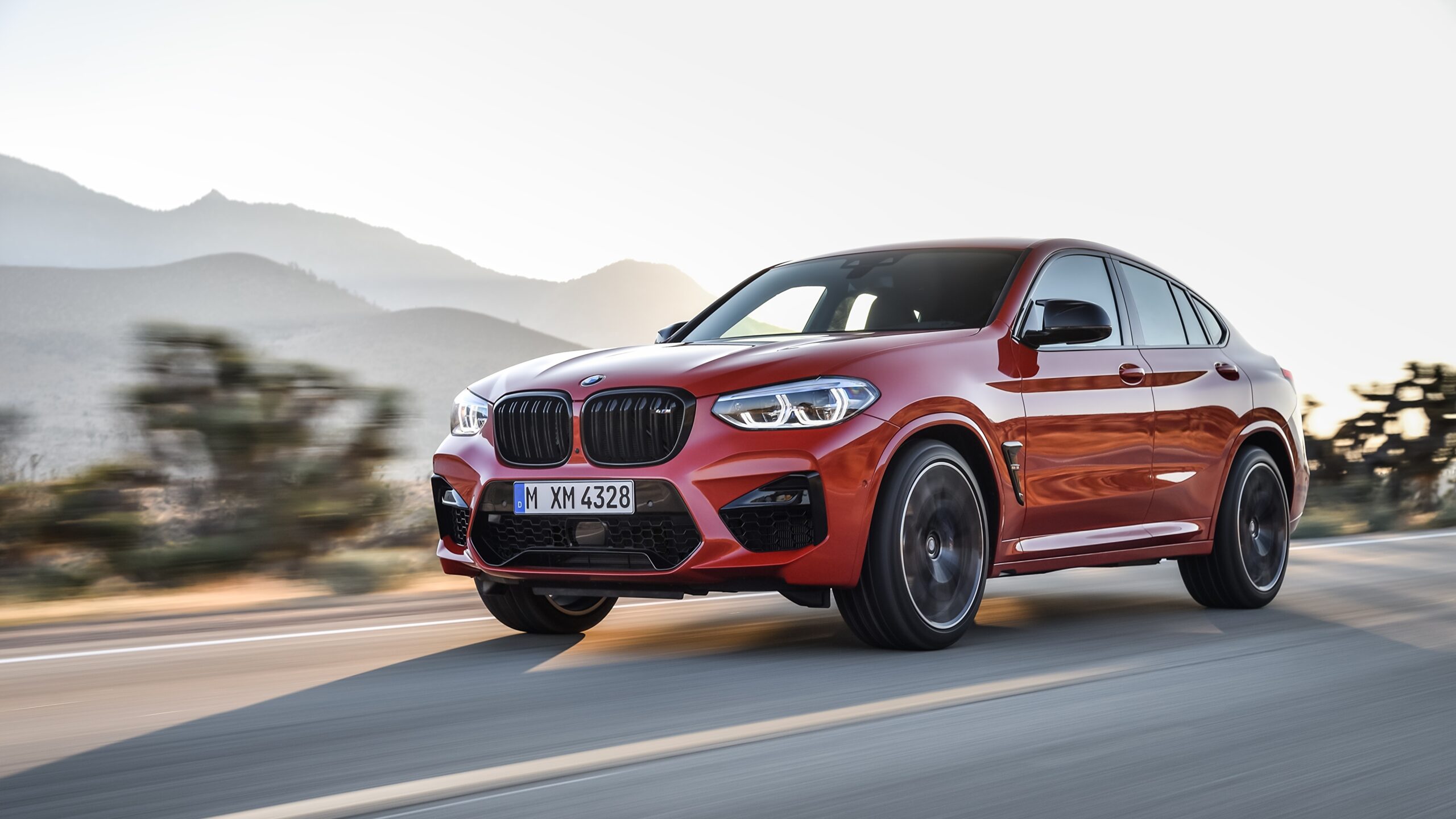 Photo BMW CUV Competition XM F Red Motion Cars