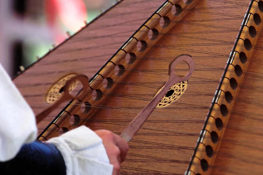 How to Play the Hammered Dulcimer Simple Steps