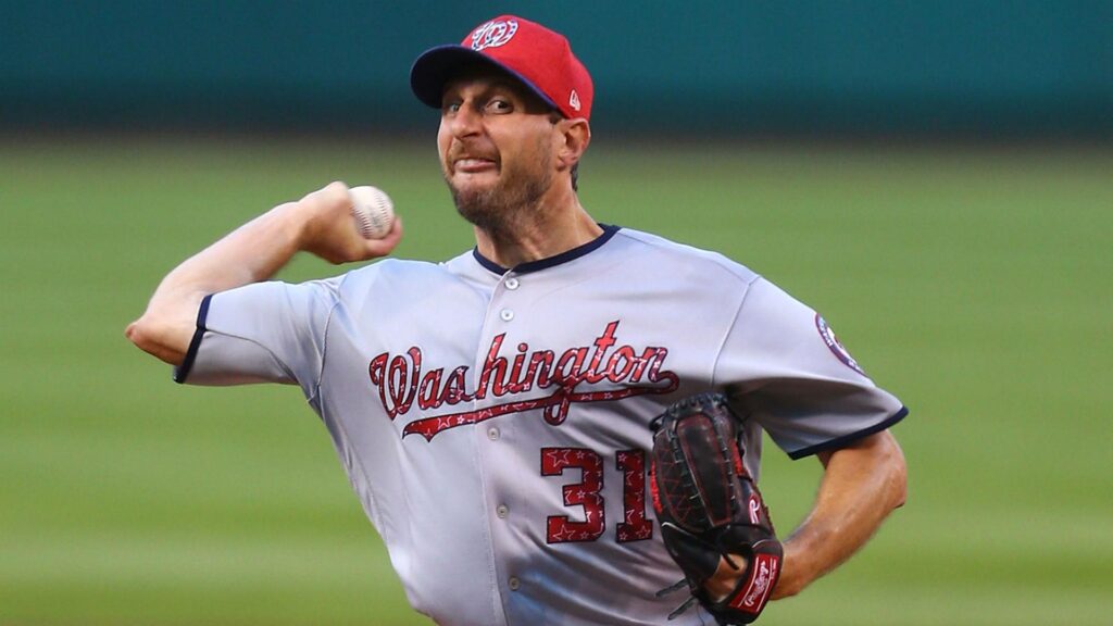 Max Scherzer hits home run, leaves game with apparent injury