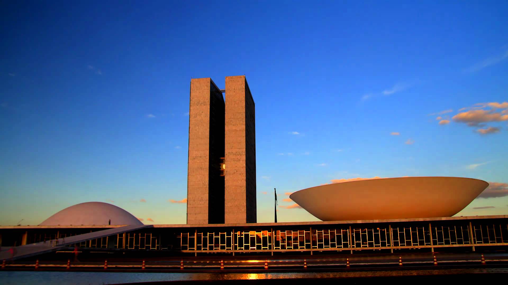 Brasilia Timelapse Ponte JK e Congresso Nacional