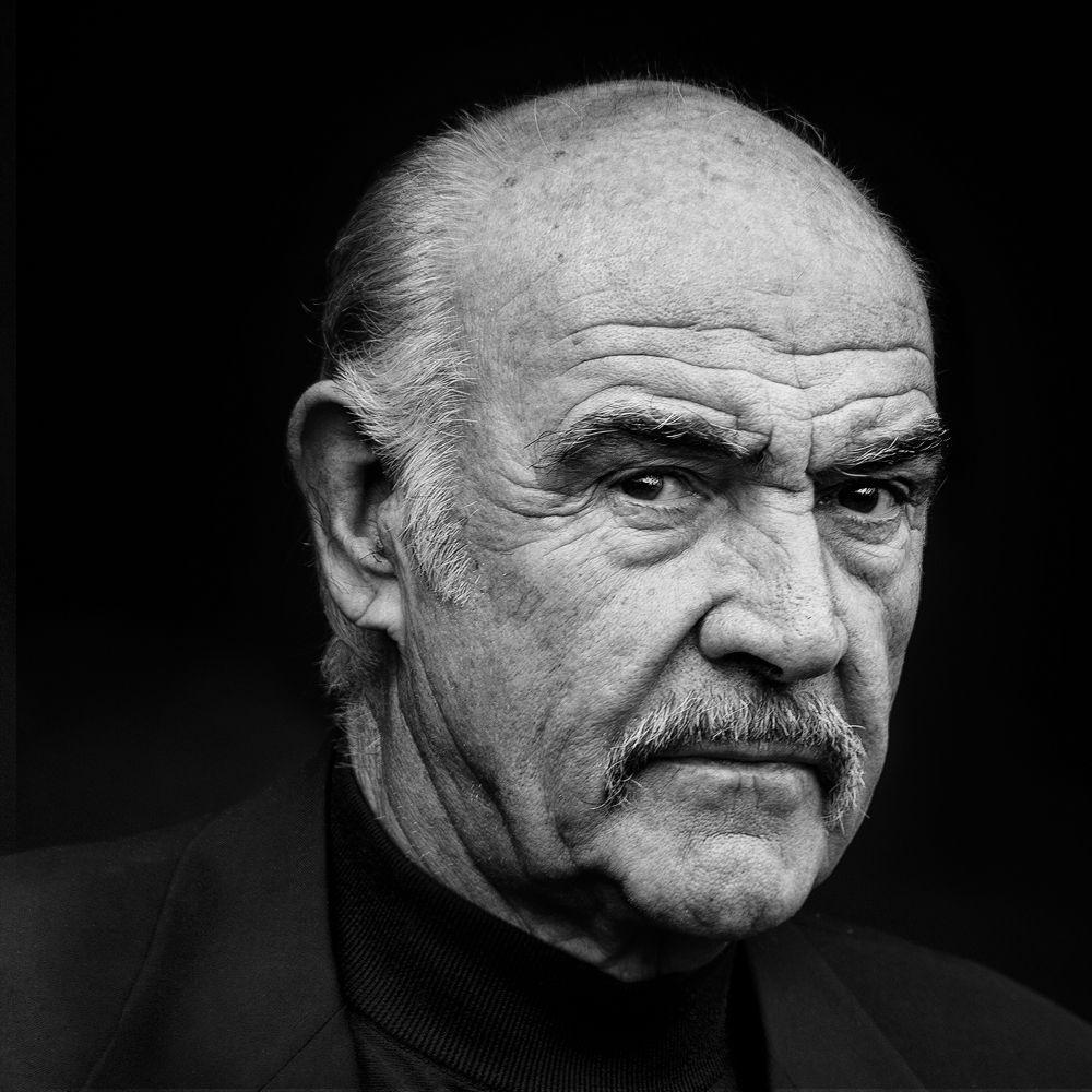 Sean Connery 2K Desk 4K Wallpapers