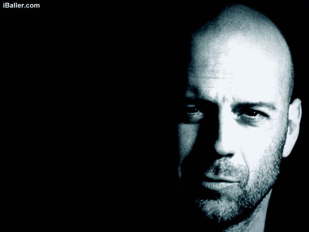 Bruce Willis 2K Desk 4K Wallpapers