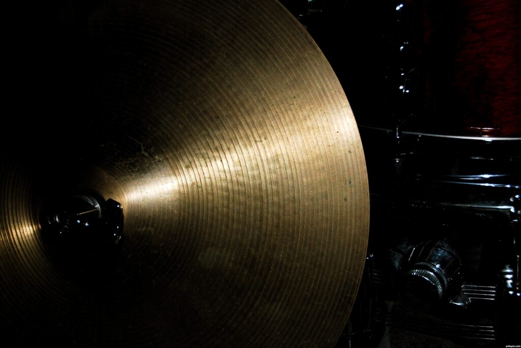 Cymbal and drum picture, by Momofboyoboys for drums photography