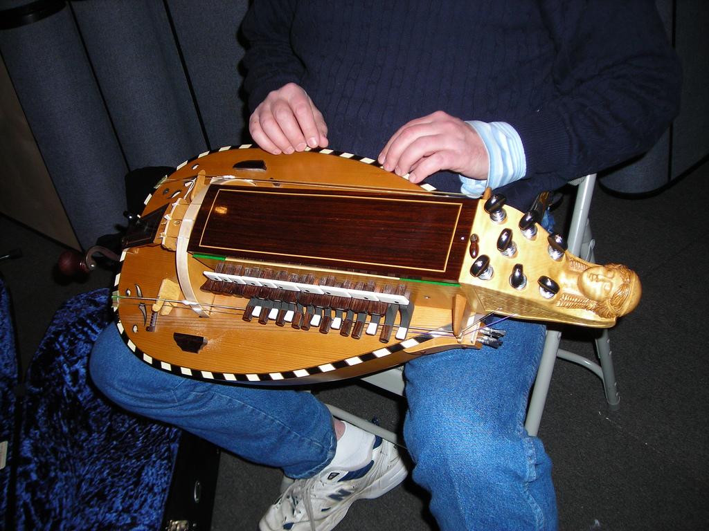 Laurie Anderson’s Hurdy