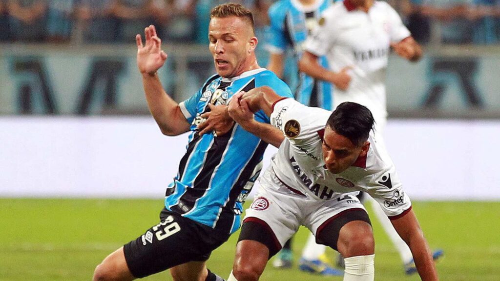 Barcelona complete signing of midfielder Arthur from Gremio