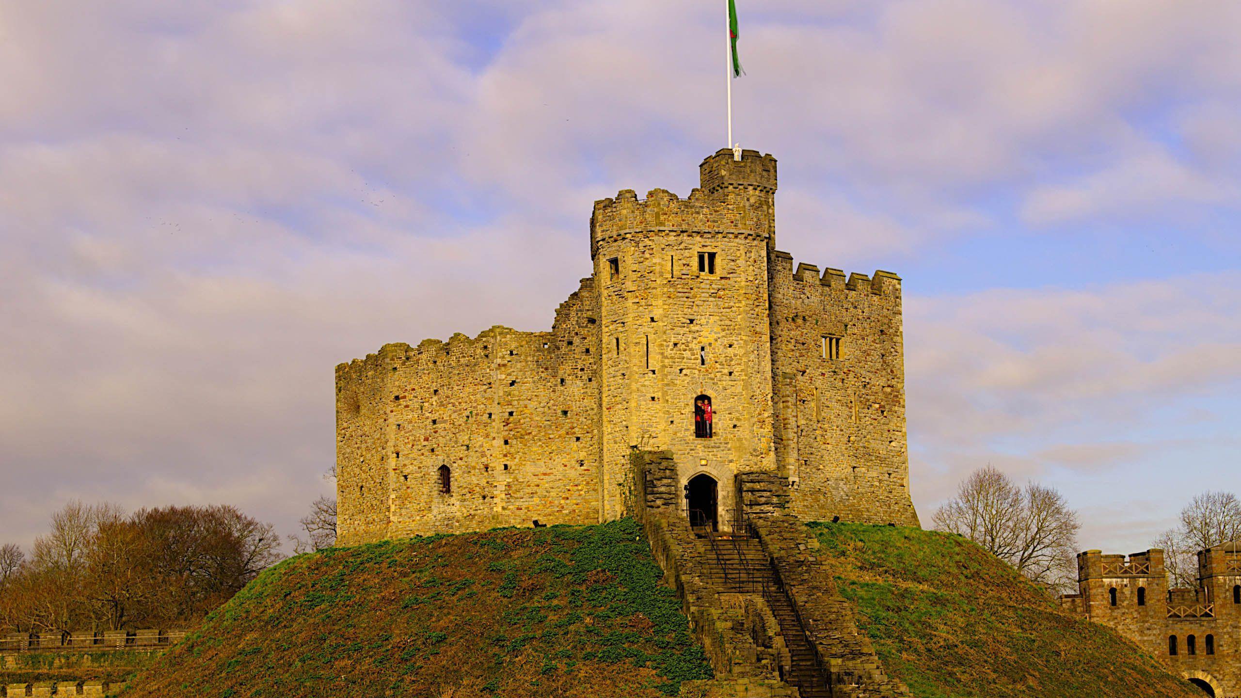 Cardiff Castle 2K Wallpapers