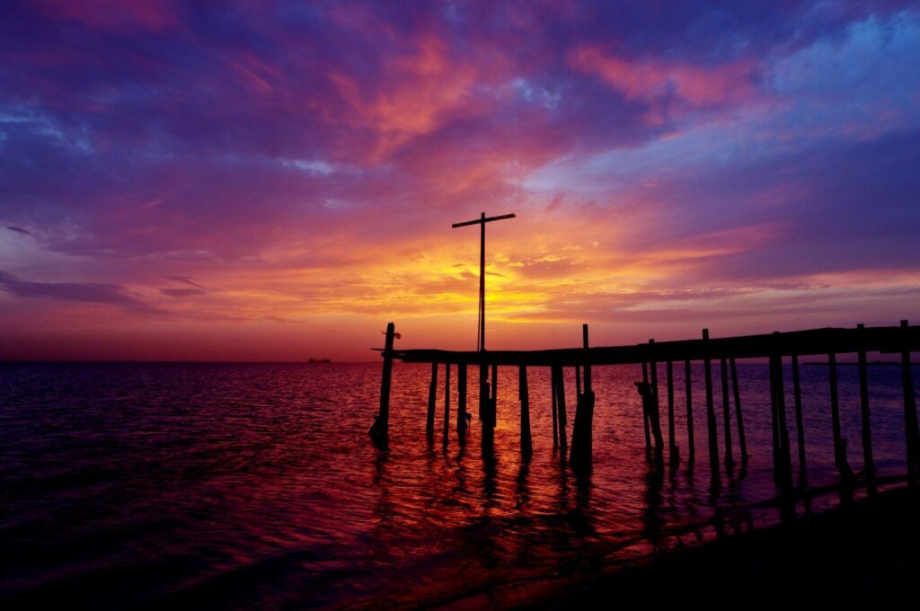 Bahrain gulf pier beach night sunset 2K wallpapers