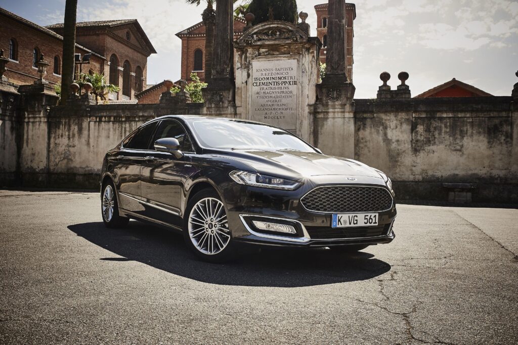 Ford Mondeo Vignale k Ultra 2K Wallpapers