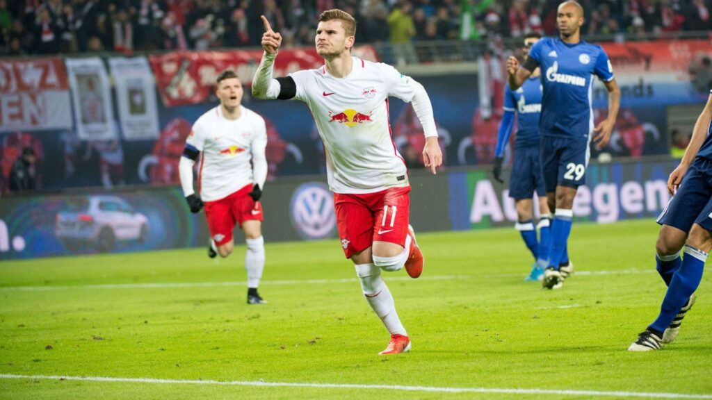Referee apologises over Werner penalty decision