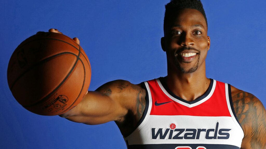 Dwight Howard practices for first time with Wizards, raising