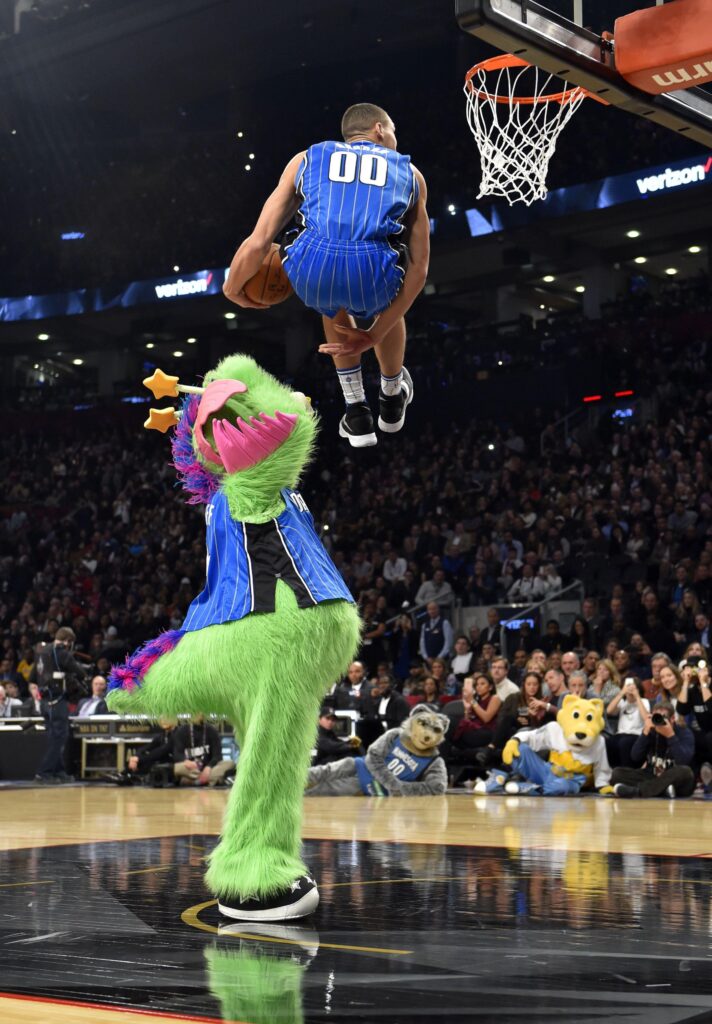 The NBA Dunk Contest in astonishing photos