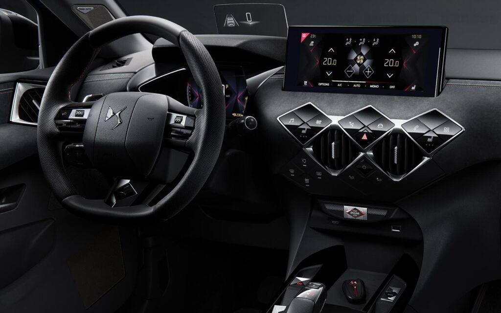 DS CROSSBACK style haute couture et motorisation haute technologie