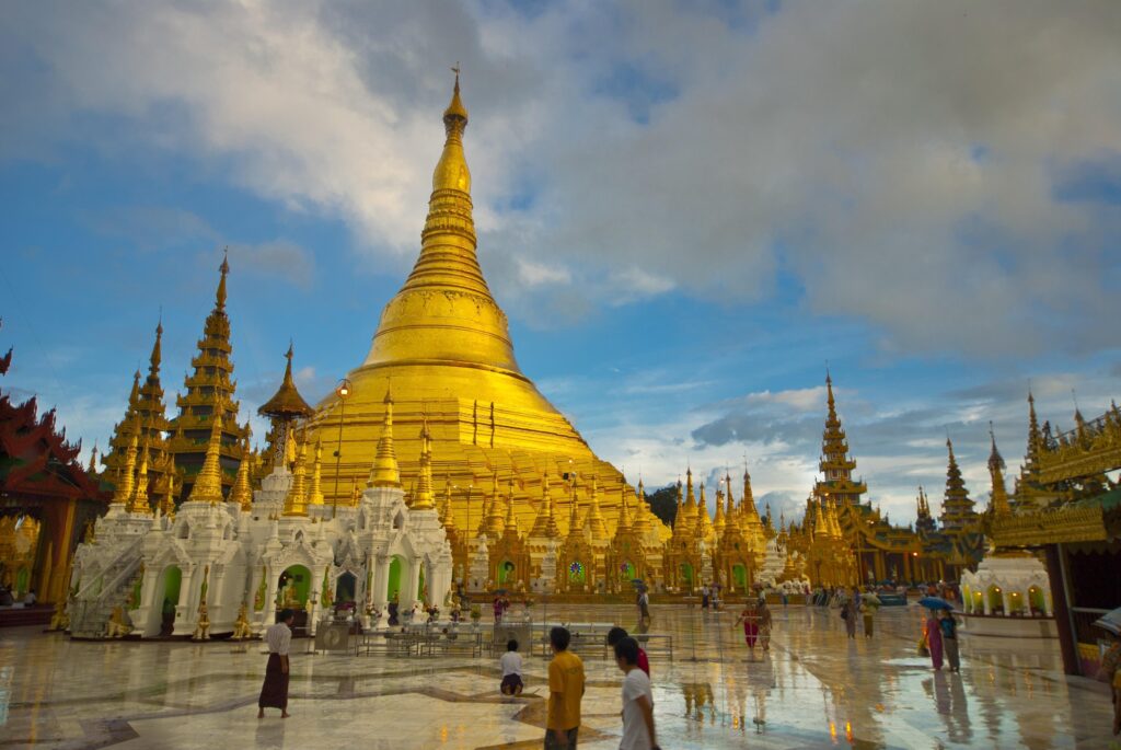 Shwedagon pagoda free Wallpaper