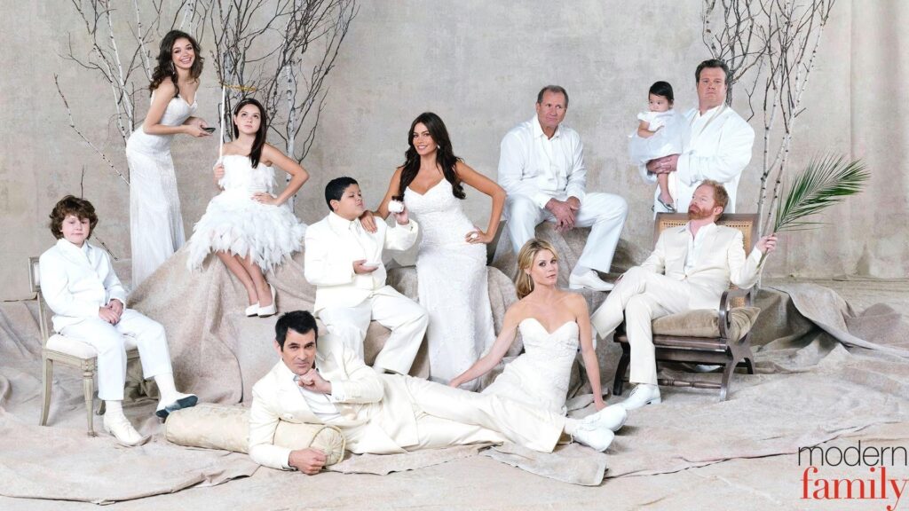 Modern Family 2K Wallpapers