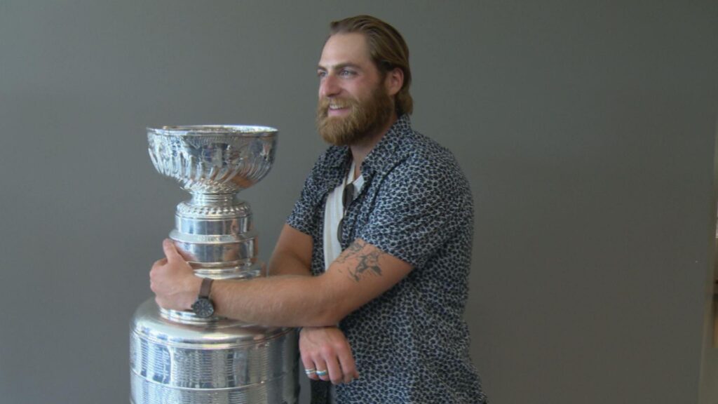 Braden Holtby brings Stanley Cup to Lashburn, Sask