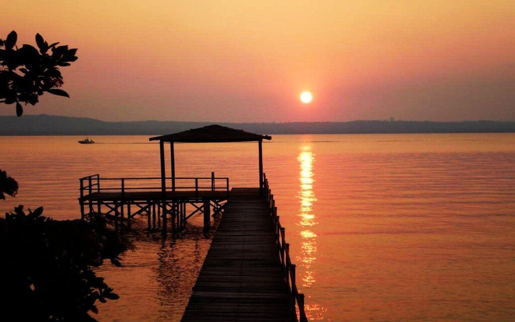 Atardecer en el Lago Ypacarai