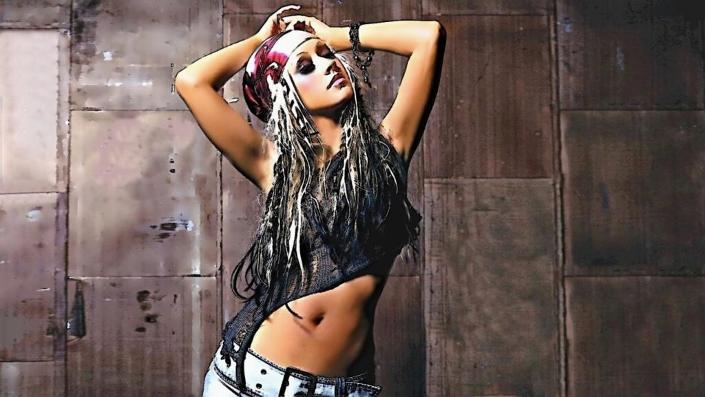 Christina Aguilera Posing wallpapers