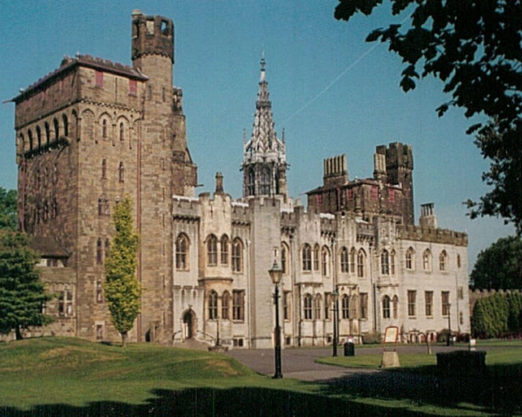 Europe Cardiff Castle wallpapers