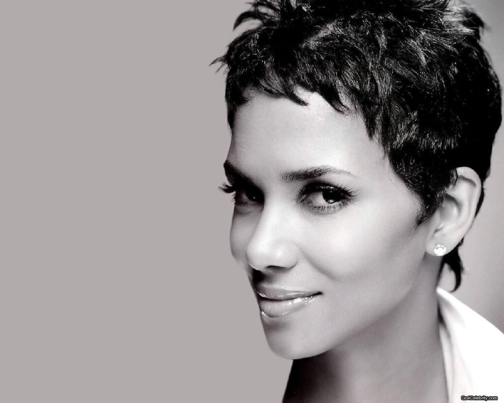 Latest Halle Berry 2K Wallpapers Download